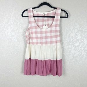 Entro cream and pink checkered tiered top